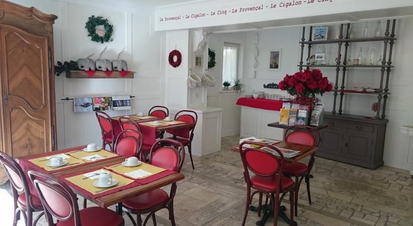 Le 5 Hotel 2*